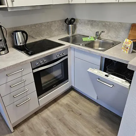 Oberon Apartment *